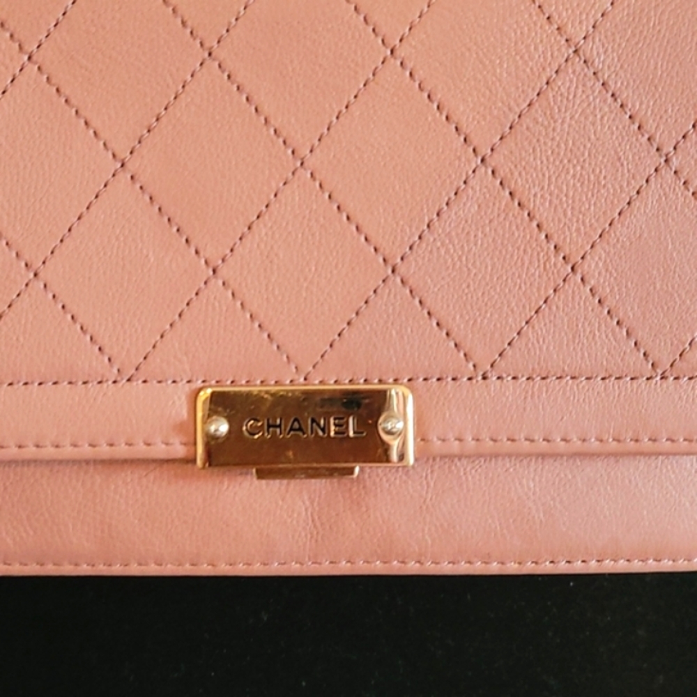 SOLD 🛑 Chanel WOC Nude pink wallet on Chain
